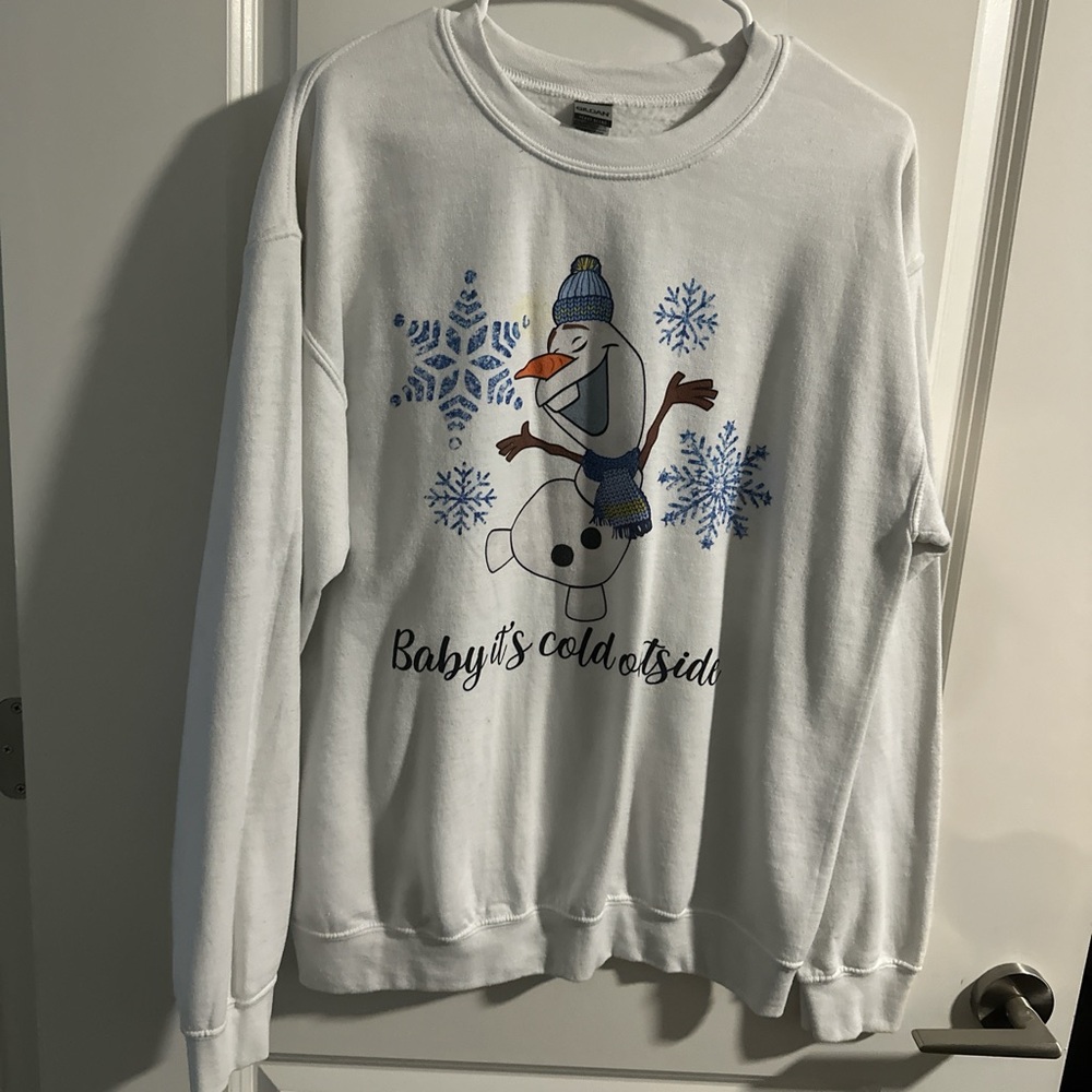 Gildan Blue and White Crew Neck Sweater with Festive Design